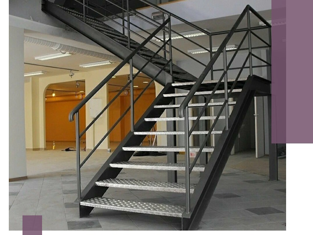 Лестницы для офиса в Анапе: изготовление, монтаж, демонтаж