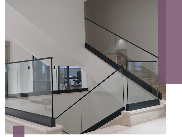 Стеклянные перила премиум-класса с установкой в Анапе