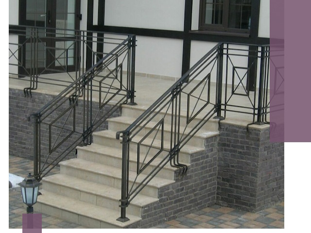 Перила для крыльца в Анапе — монтаж, изготовление и установка