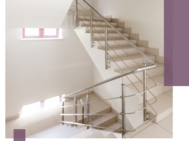 Установка и замена перил в подъезде в Анапе