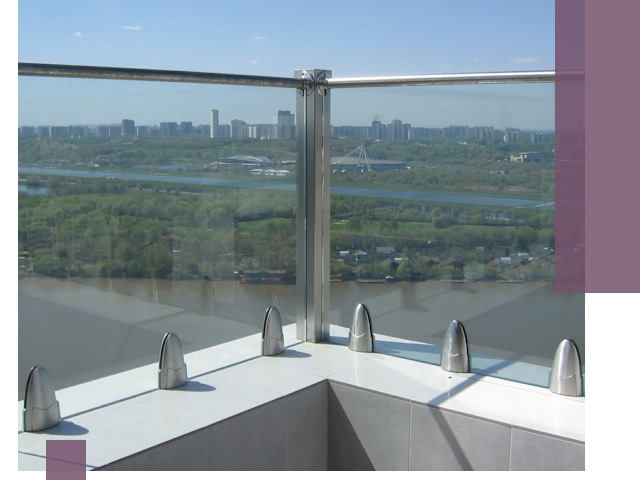 Стеклянные парапеты премиум класса в Анапе для домов и бизнесов